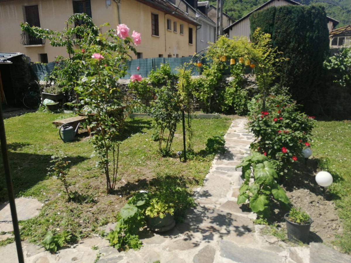 Les Rosiers Villa Bagneres-de-Luchon Exterior photo