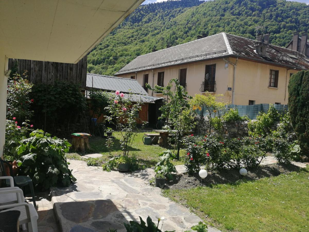 Les Rosiers Villa Bagneres-de-Luchon Exterior photo
